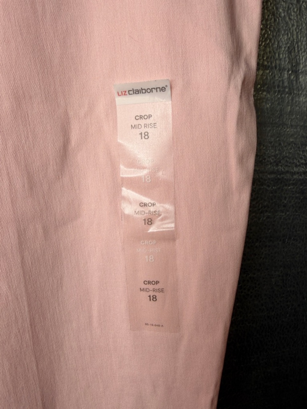 Liz Claiborne Blush Pink Capri Pants - Picture 4 of 10